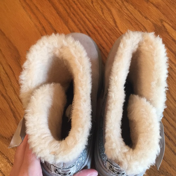 Ugg gray leather shearling boots rubber sole 4 - Picture 6 of 11